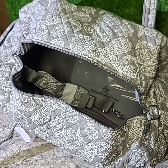 NWT Vera Bradley Cotton Collegiate Large Travel Duffle Bag - Grey/White - Picture 9 of 12